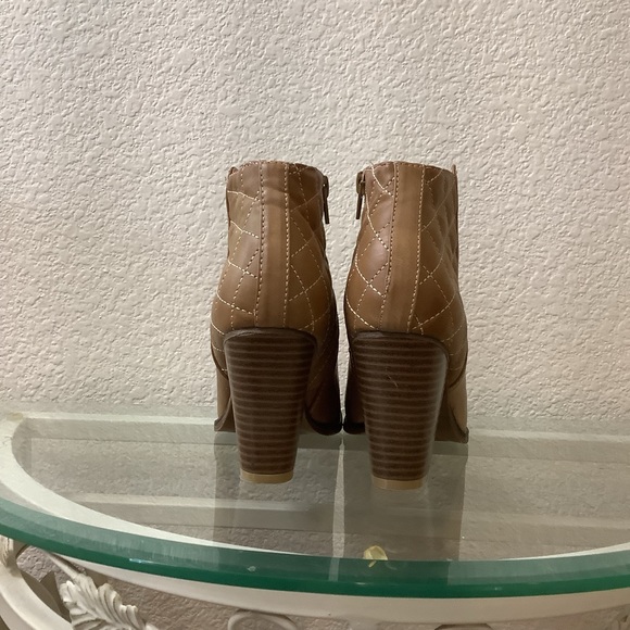 Cute, Ankle Booties. Size: 5.5  #Bamboo - Picture 7 of 8